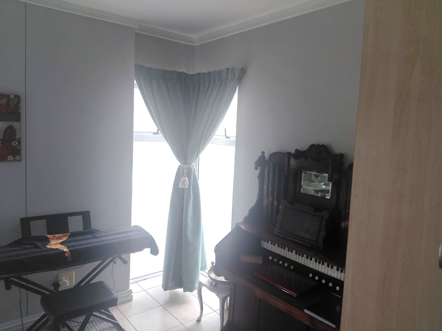 3 Bedroom Property for Sale in Reebok Western Cape